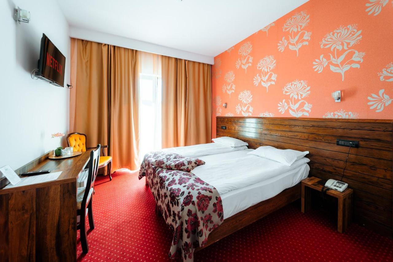 Hotel Aqua Thermal Spa Május 1. üdülő Kültér fotó