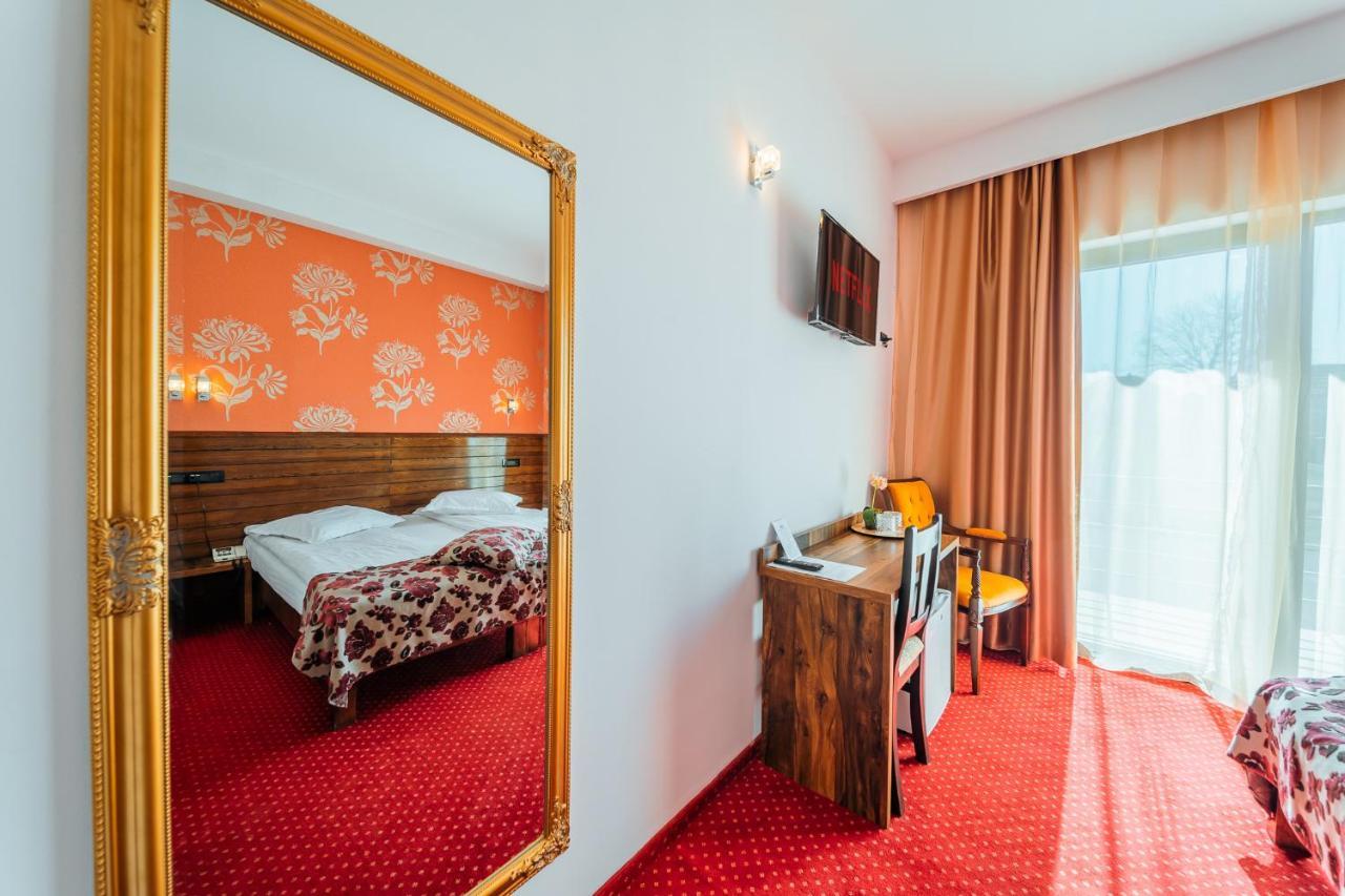 Hotel Aqua Thermal Spa Május 1. üdülő Kültér fotó