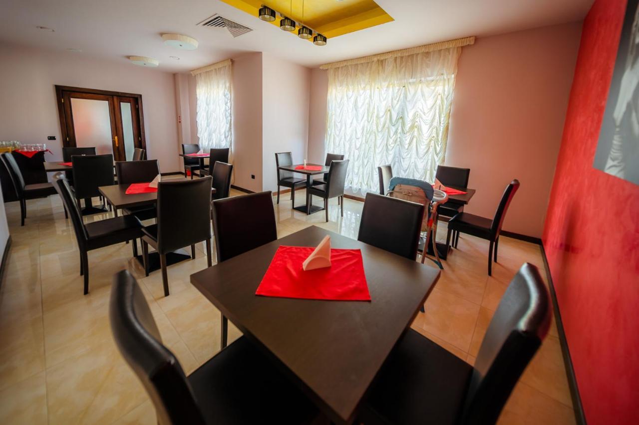 Hotel Aqua Thermal Spa Május 1. üdülő Kültér fotó