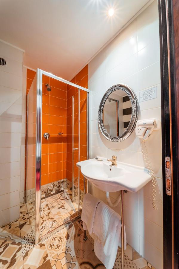 Hotel Aqua Thermal Spa Május 1. üdülő Kültér fotó