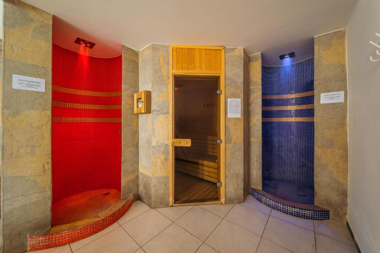 Hotel Aqua Thermal Spa Május 1. üdülő Kültér fotó